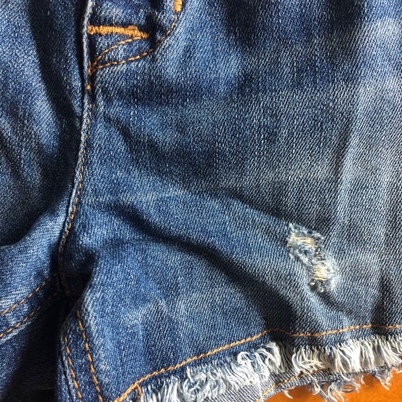 Hudson Jeans Denim Shorts - size 26. - Picture 6 of 7